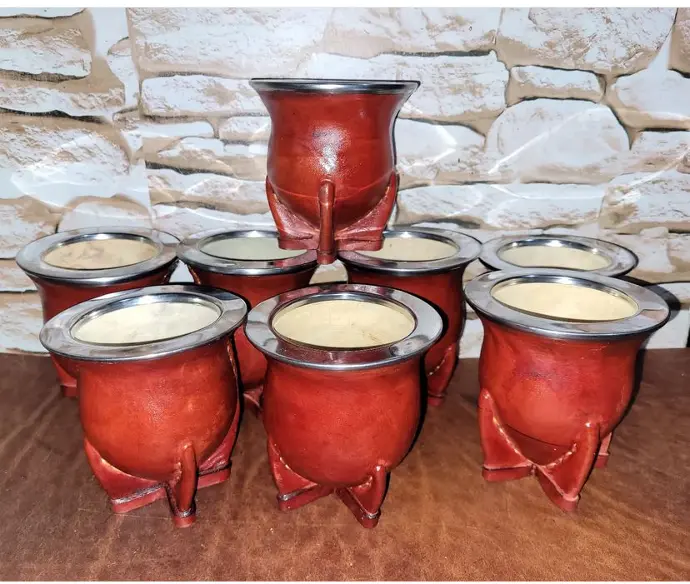 Mate Camionero Uruguayo de Calabaza con cuero / Virola Cincelada  